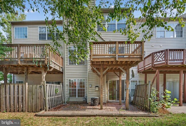 Building Photo - 1055 Lexus Way
