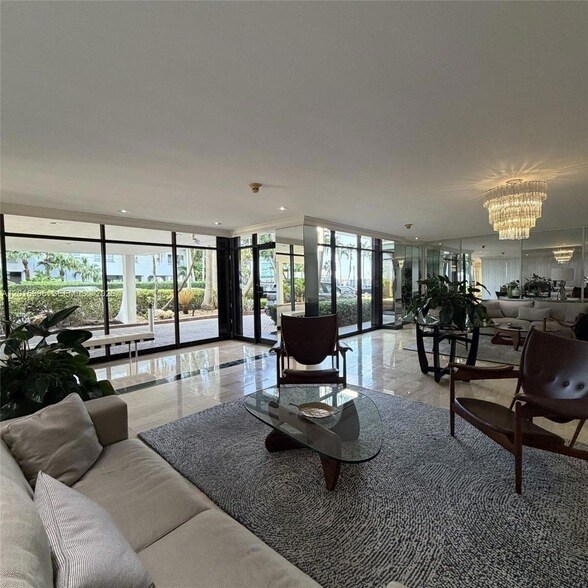 Building Photo - 1408 Brickell Bay Dr