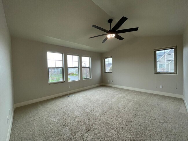 Building Photo - Lovely North Plains 4Bd 2.5Ba Home with Ja...