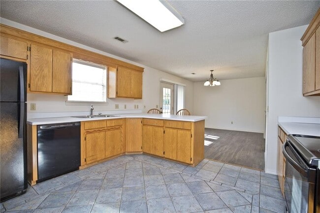 Building Photo - 816 Kinkade Pl