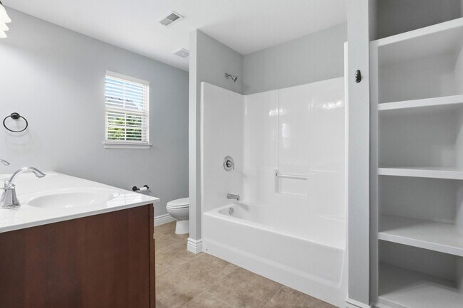 Building Photo - 300 Reedsport Ridge