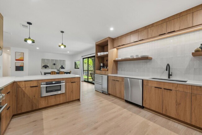 Building Photo - 2607 Pembrook Trail