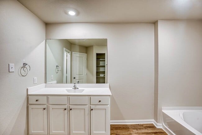 Building Photo - 8214 Sunberry Shadow Dr