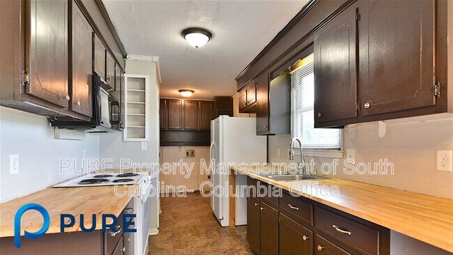 Building Photo - 1829 Memorial Dr