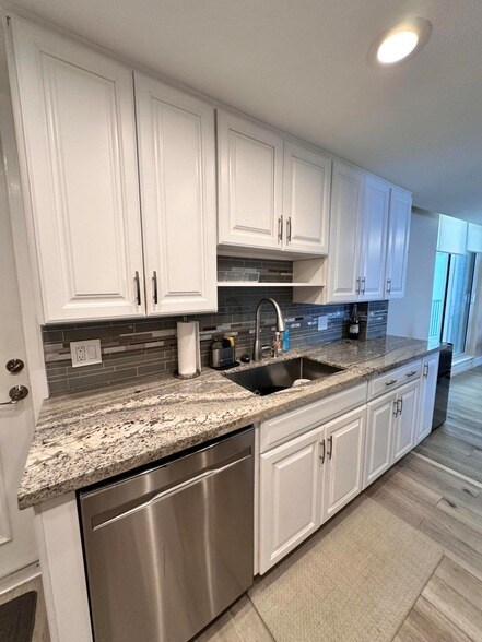 Building Photo - 5400 N Ocean Dr