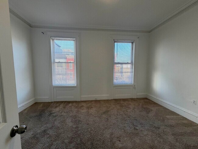 Building Photo - 434 Central Ave