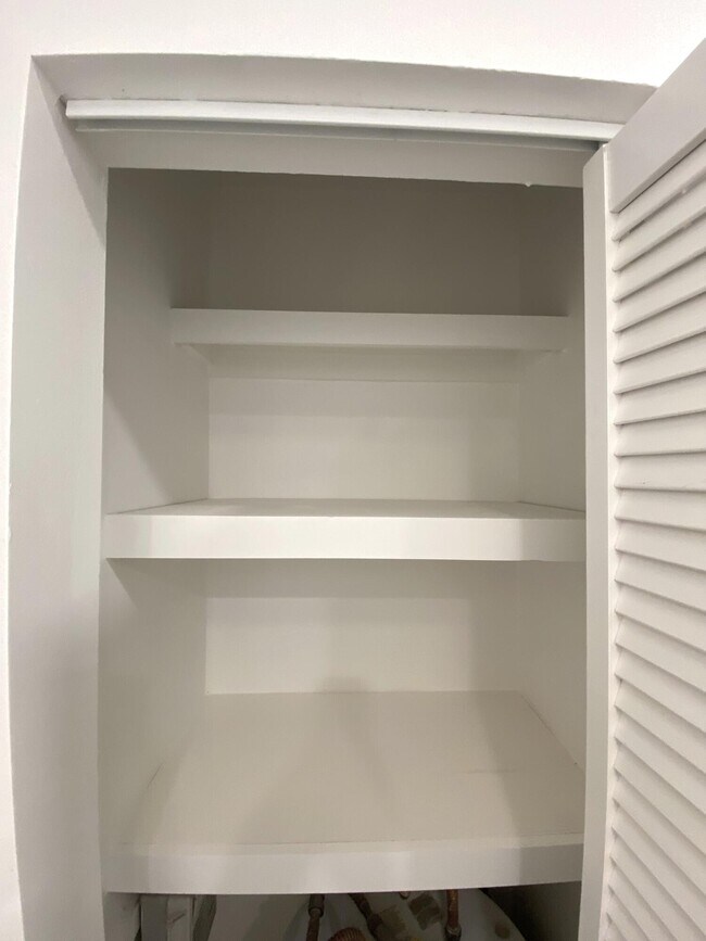 Building Photo - 2450 Black Olive Blvd