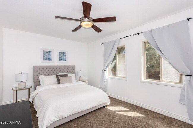 Building Photo - 8490 E Chaparral Rd