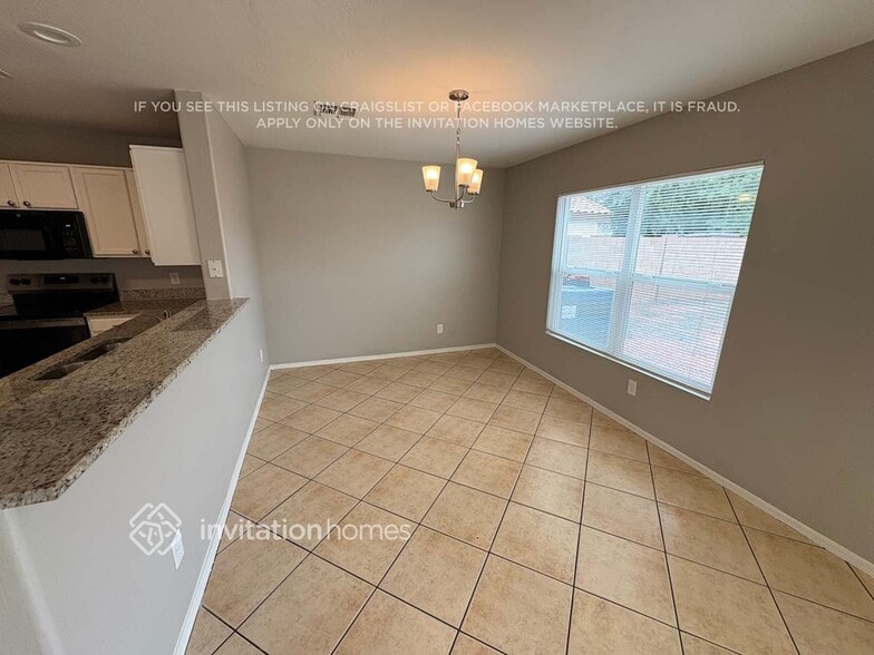 Building Photo - 12901 N El Frio St
