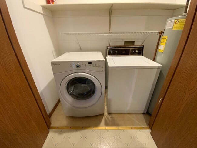 Building Photo - 3566-3568 Prescott Dr