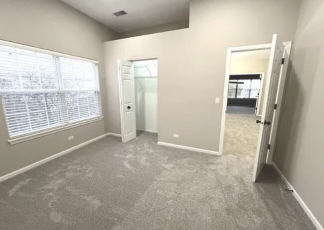 Building Photo - 206 Madison Dr
