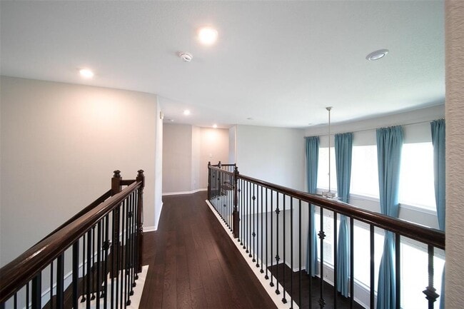 Building Photo - 4715 Hollow Tree Dr