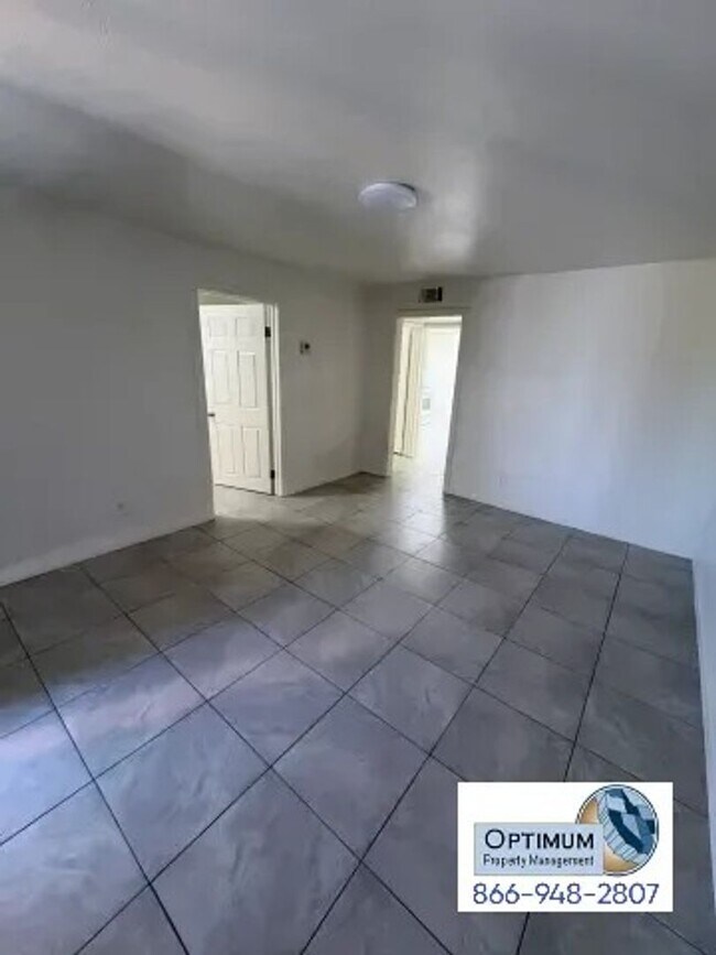 Building Photo - 15755 Cottonwood St