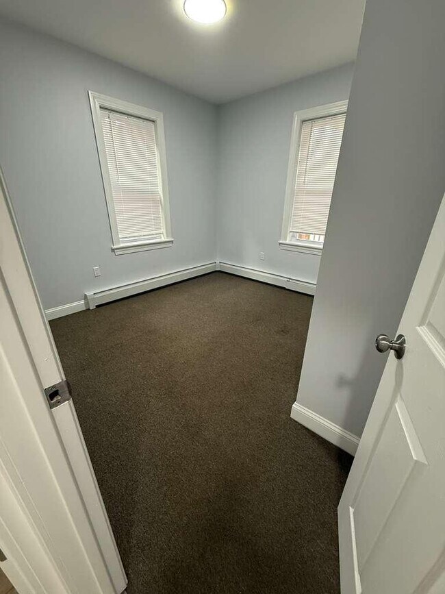 Building Photo - 17-19-19 Cabot St