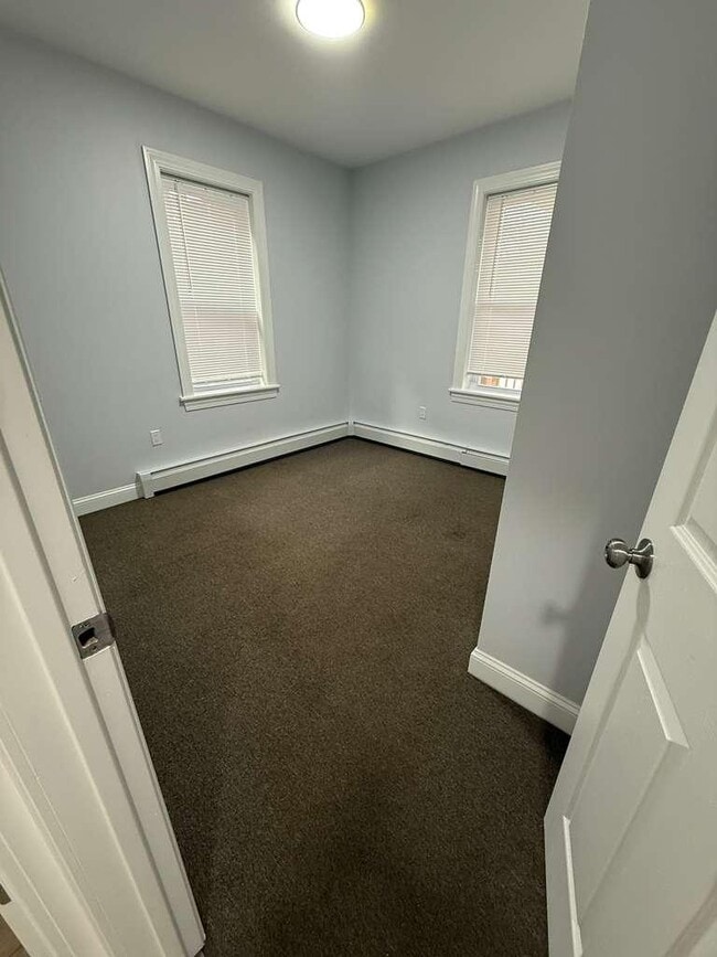 Building Photo - 17-19 Cabot St - 17-1