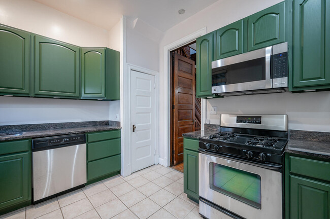 Kitchen - 37 Randolph Pl NW