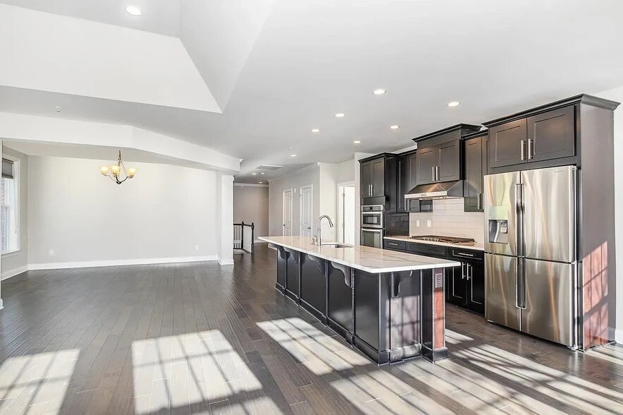 Kitchen Full View - 10420 Sablewood Dr