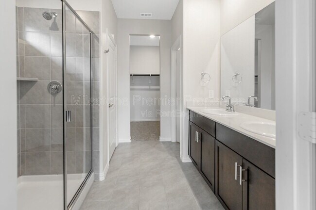 Building Photo - 2200 Dunbar Dr