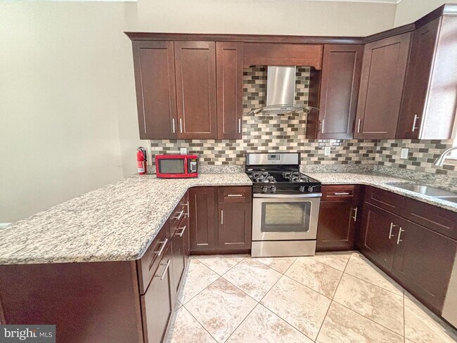 Building Photo - 1419 Morris St