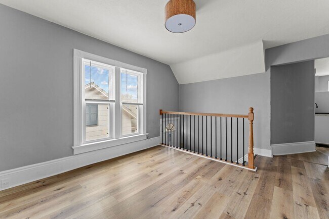 Building Photo - 506 E Parkway Ave