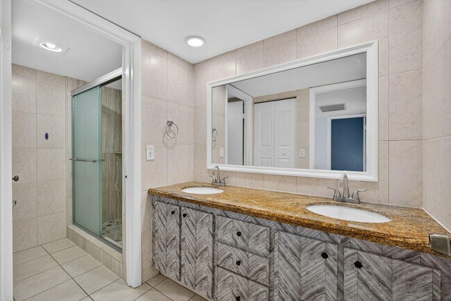 Building Photo - 1590 Forest Lakes Cir