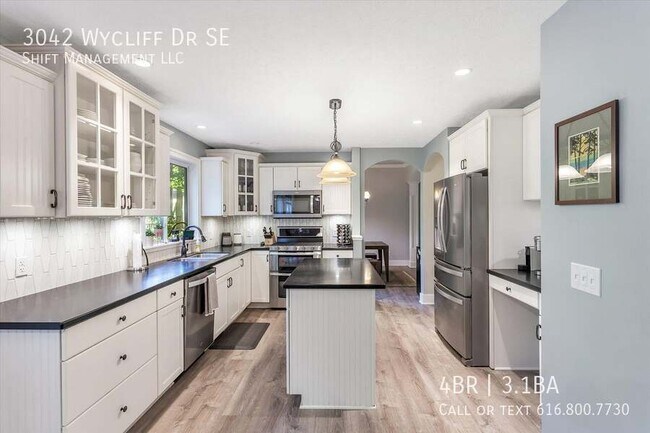 Building Photo - 3042 Wycliff Dr SE