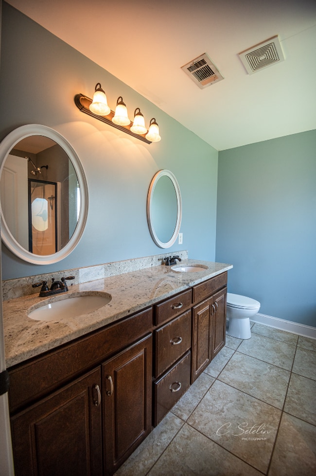 Building Photo - Gorgeous home available from June 10th!