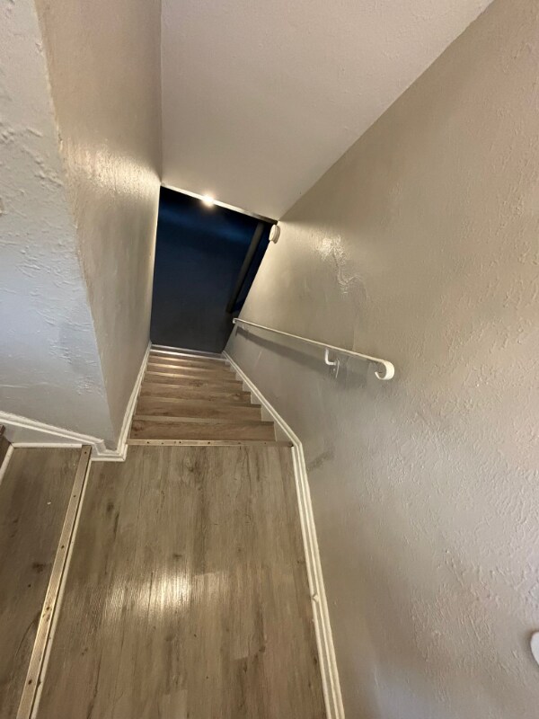 Building Photo - 4672 Hillside Ave