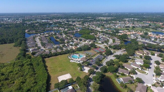 Building Photo - 4617 Egmont Dr