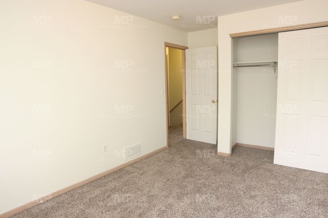 Building Photo - 419 Nokomis Ct