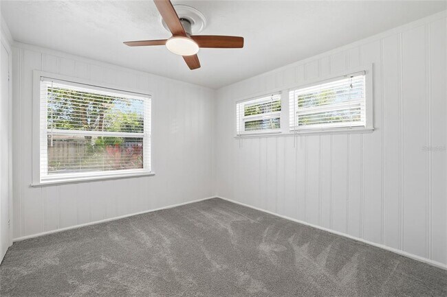 Building Photo - 2854 W Rainbow Cir