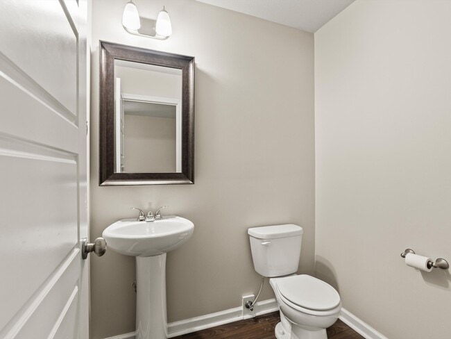 Building Photo - 208 Sedgewick Dr