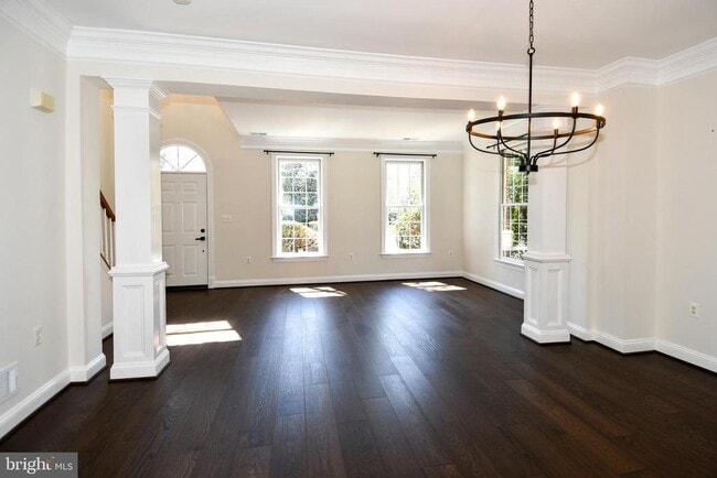 Building Photo - 301 Hillwood Ave