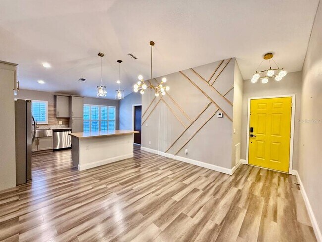 Building Photo - 8711 Busch Oaks St