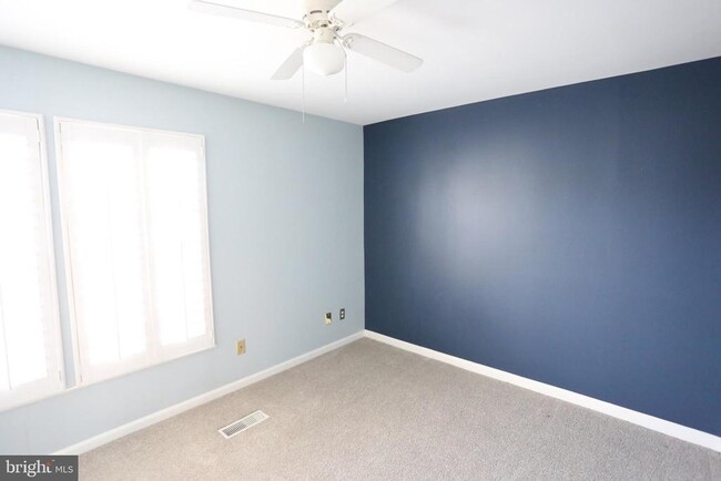 Building Photo - 6623 Skylemar Trail