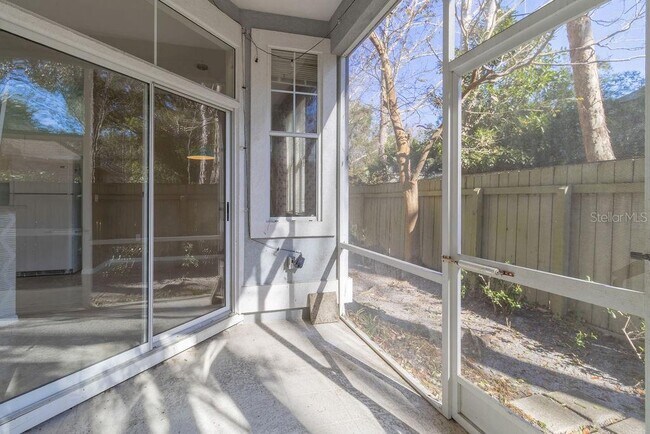 Building Photo - 9918 SW 52nd Rd