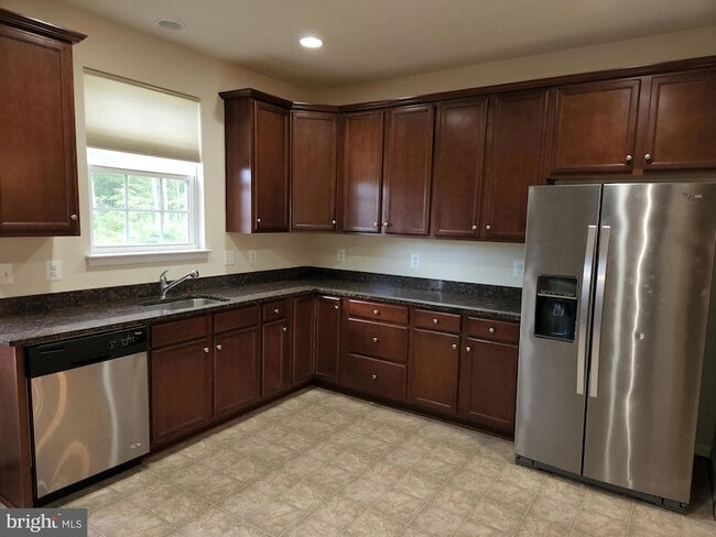 Building Photo - 23074 Foxglove Way