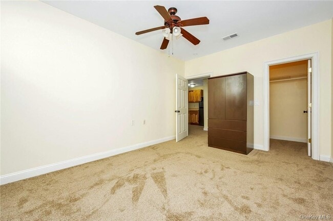 Building Photo - 696 Ridgeway
