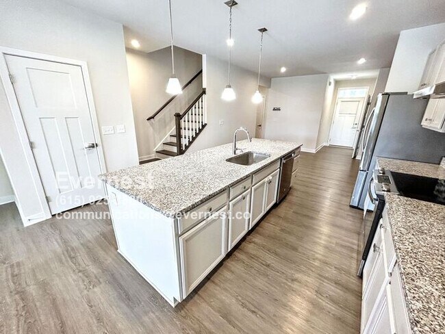 Building Photo - 4-Bedroom, 2.5-Bath Home with Convenient A...