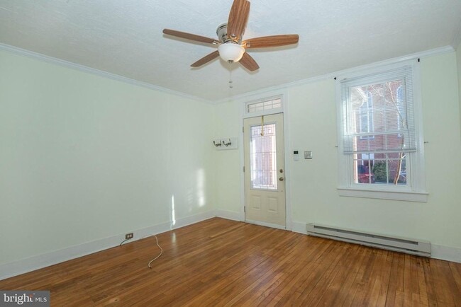 Building Photo - 106 S Maple Ave