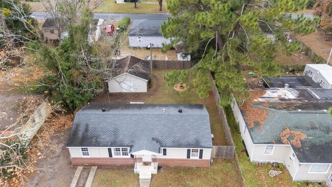 Building Photo - Charming 3BR Home + Bonus Room Near Downtown Savannah & Tybee Island
