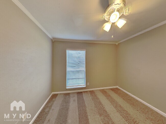 Building Photo - 5033 Amhurst Ln