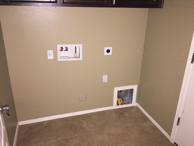 Building Photo - This is a great home located in Seville