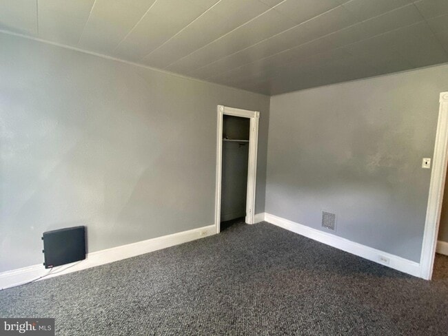 Building Photo - 806 Linwood Ave