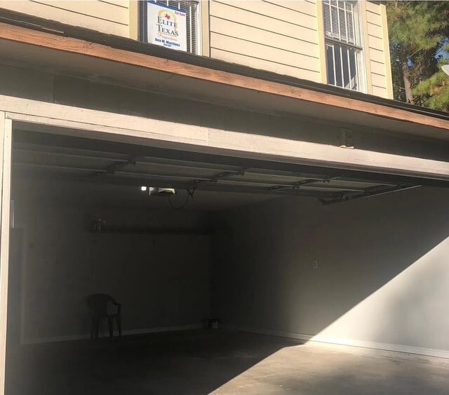 Building Photo - 12242 W Village Dr