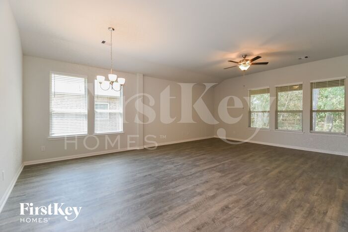 Building Photo - 127 Lk Wy Cir