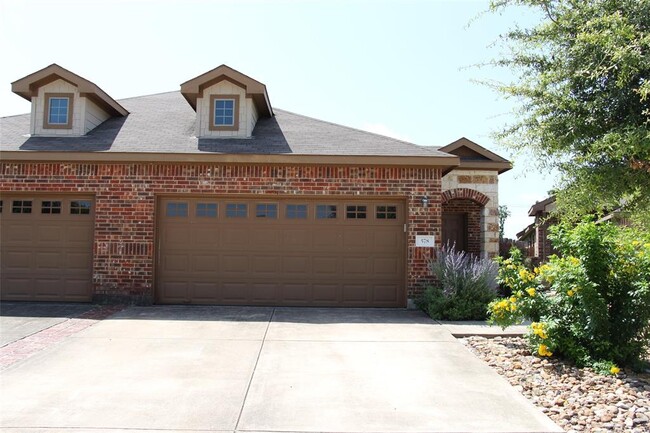 Primary Photo - 578 Creekside Cir