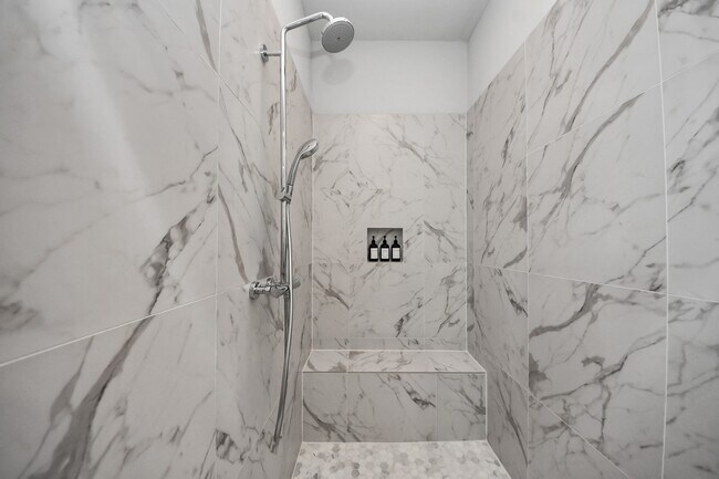 Building Photo - 9614 Riddlewood Ln