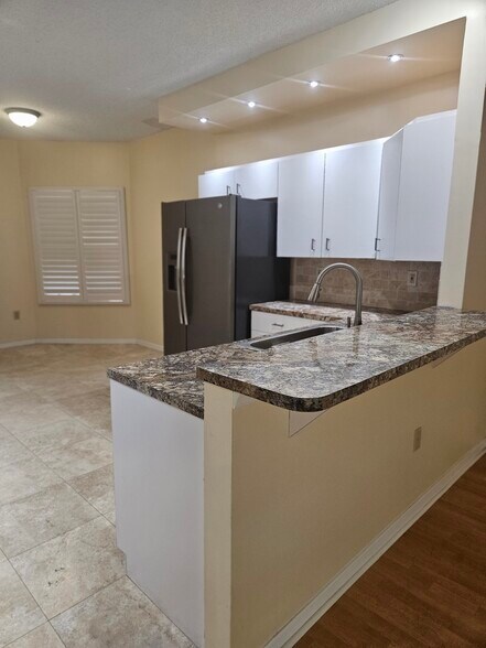 Building Photo - 1208 Clays Trl