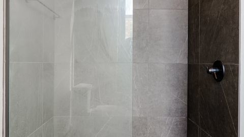 Building Photo - 729 N Sangamon St